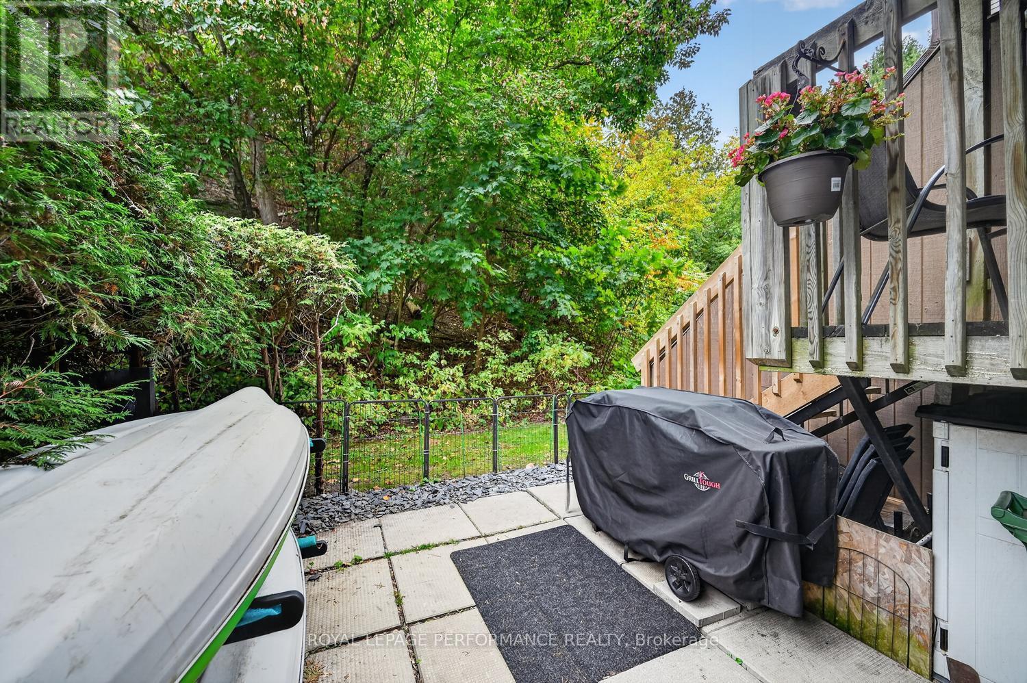 A - 6812 Jeanne D'arc Boulevard N Property Photo 23