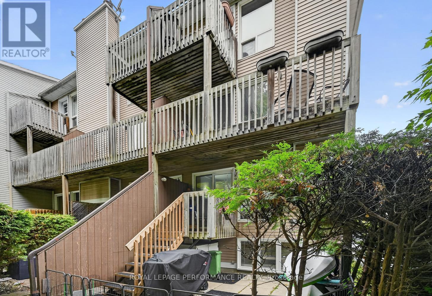 A - 6812 Jeanne D'arc Boulevard N Property Photo 24
