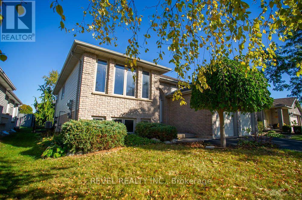 16 Bradbury Crescent Property Photo 3