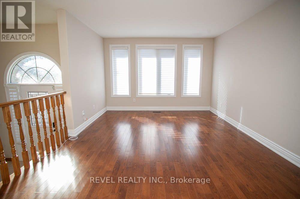 16 Bradbury Crescent Property Photo 6