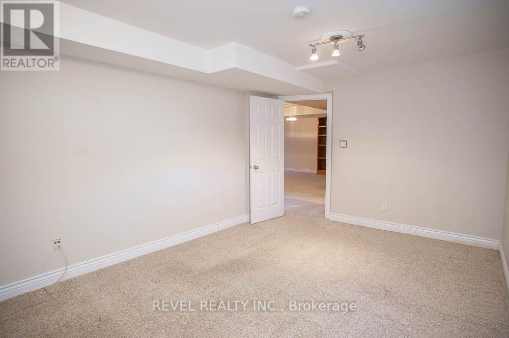 16 Bradbury Crescent Property Photo 23