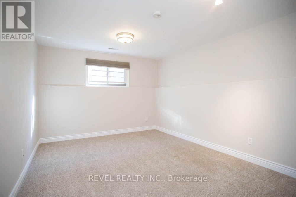 16 Bradbury Crescent Property Photo 24