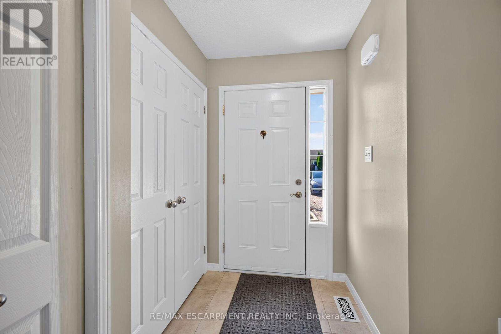7 Powell Lane Property Photo 6