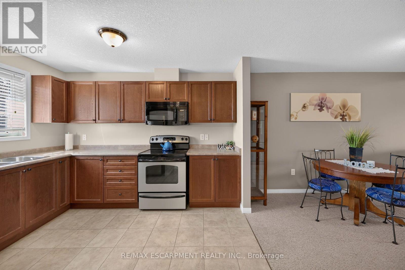 7 Powell Lane Property Photo 7