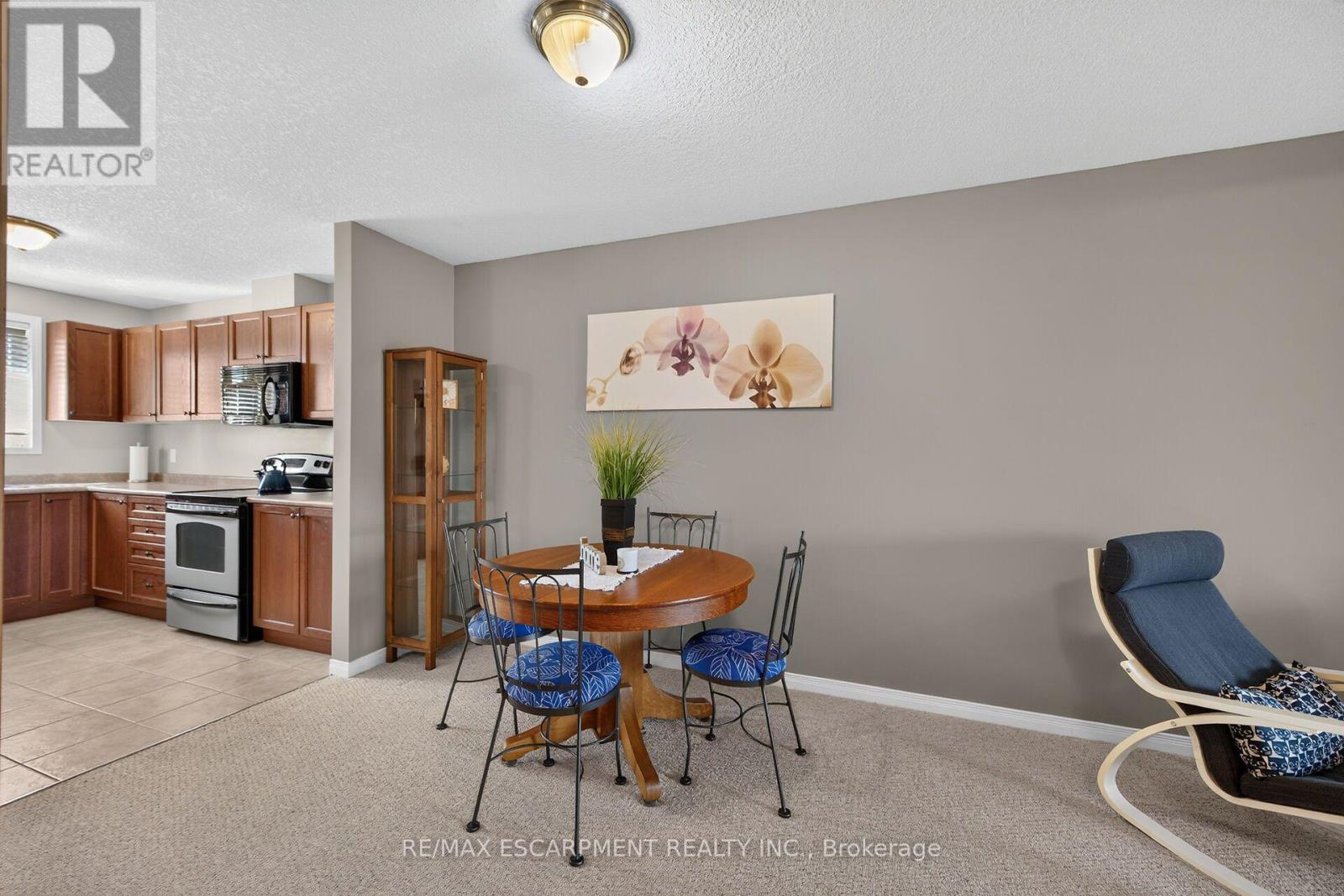 7 Powell Lane Property Photo 14