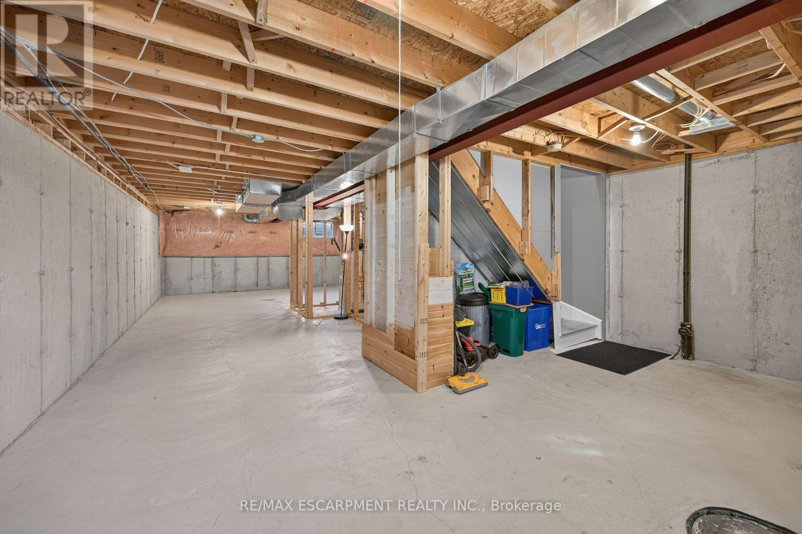 7 Powell Lane Property Photo 28