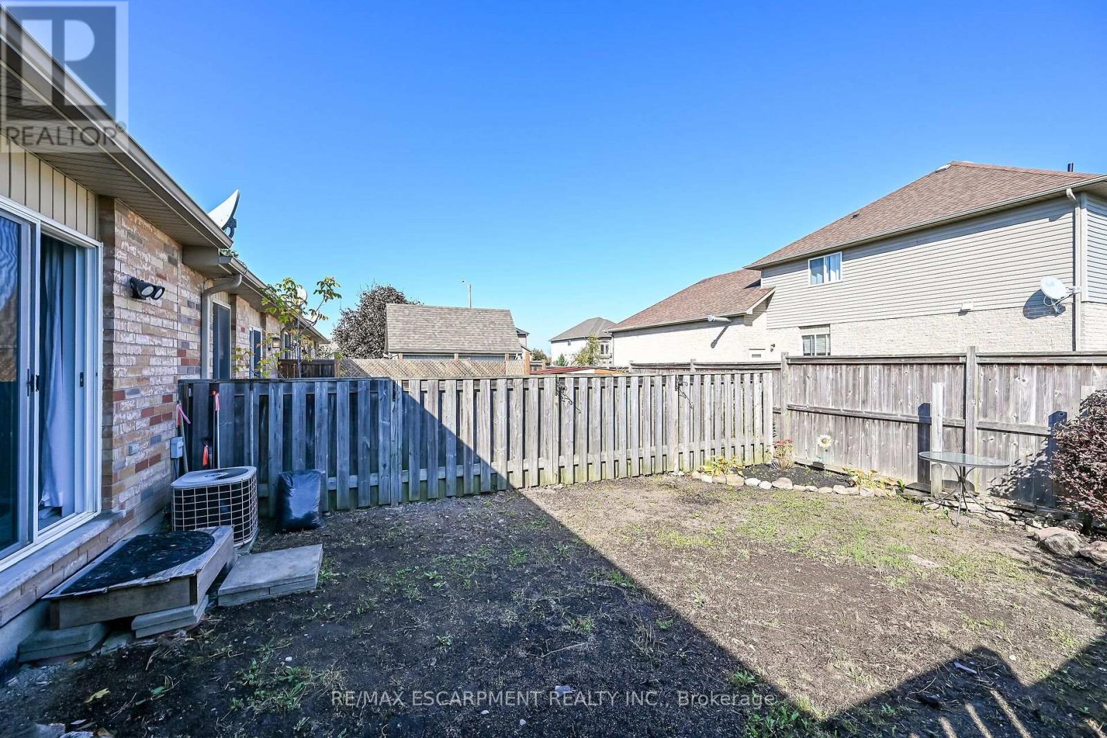 7 Powell Lane Property Photo 35