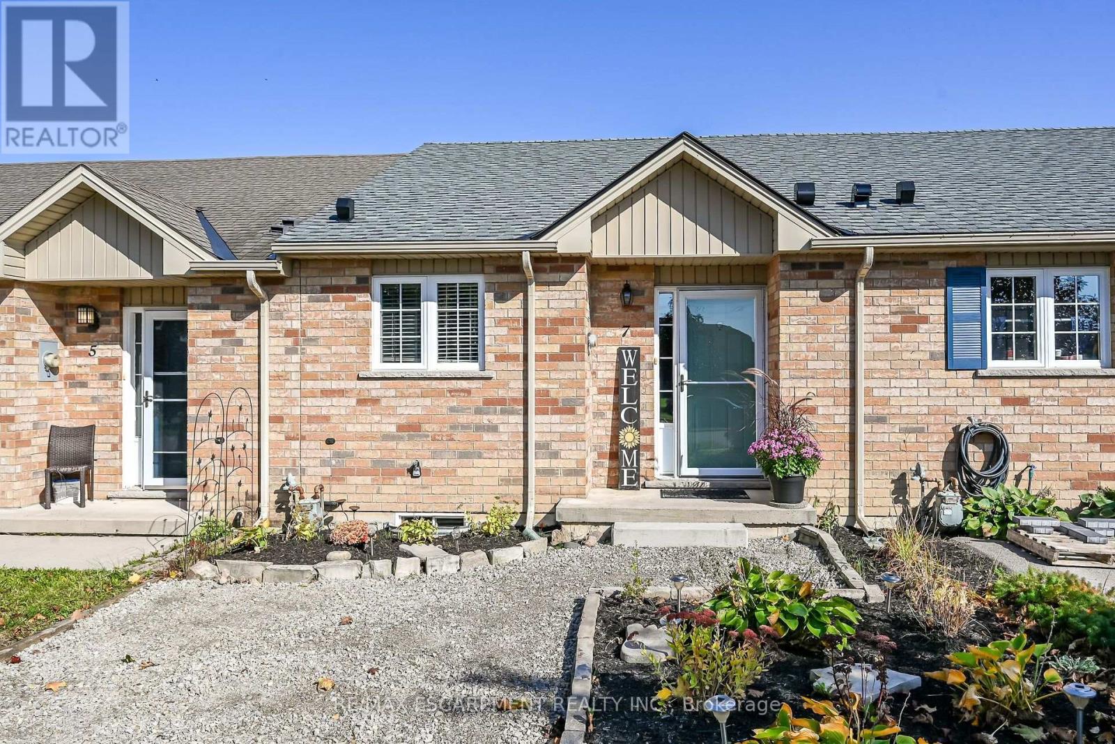 7 Powell Lane Property Photo 39