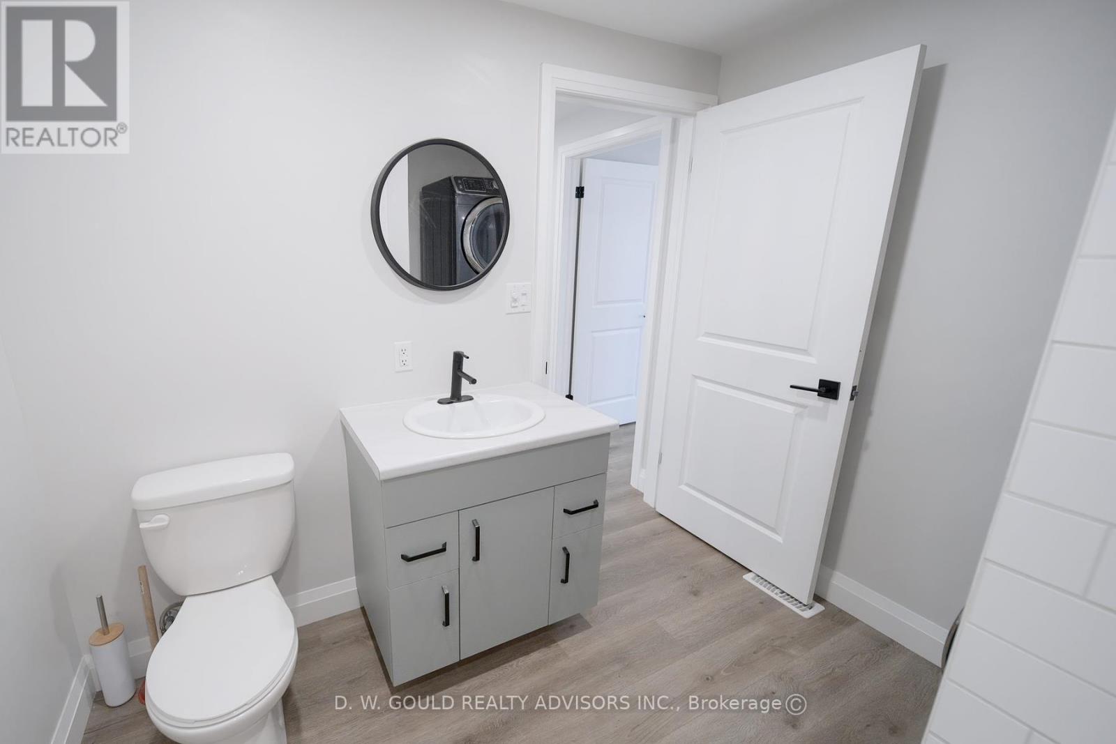 330 William Street Property Photo 9