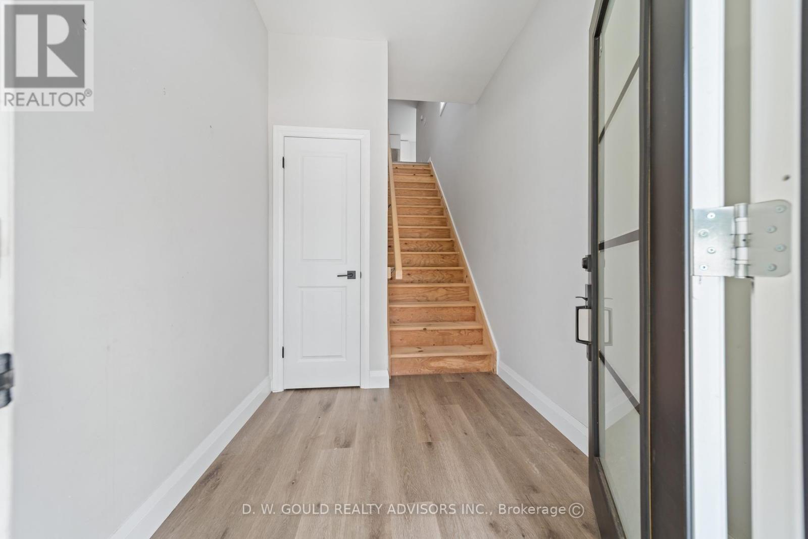 330 William Street Property Photo 10
