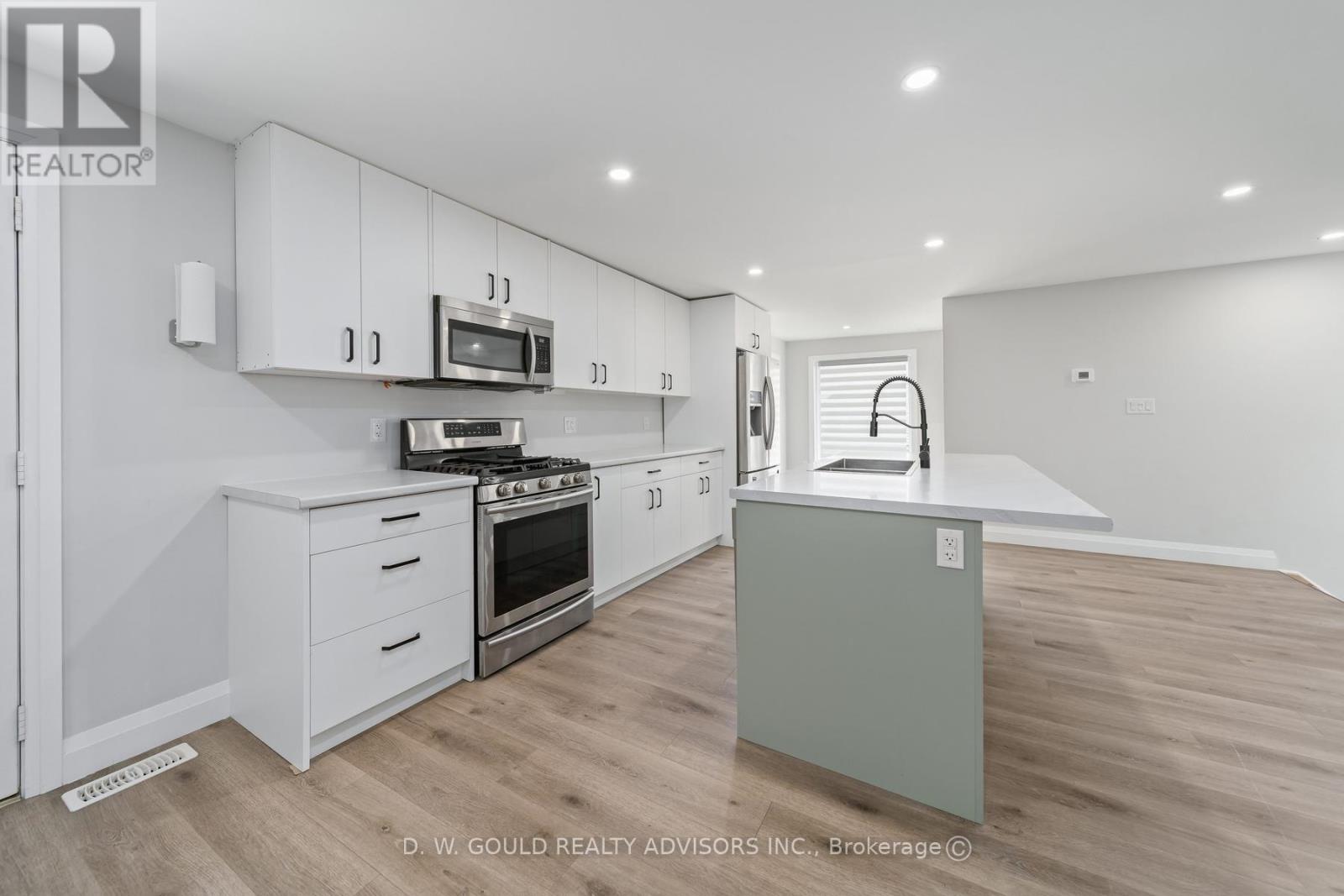 330 William Street Property Photo 13
