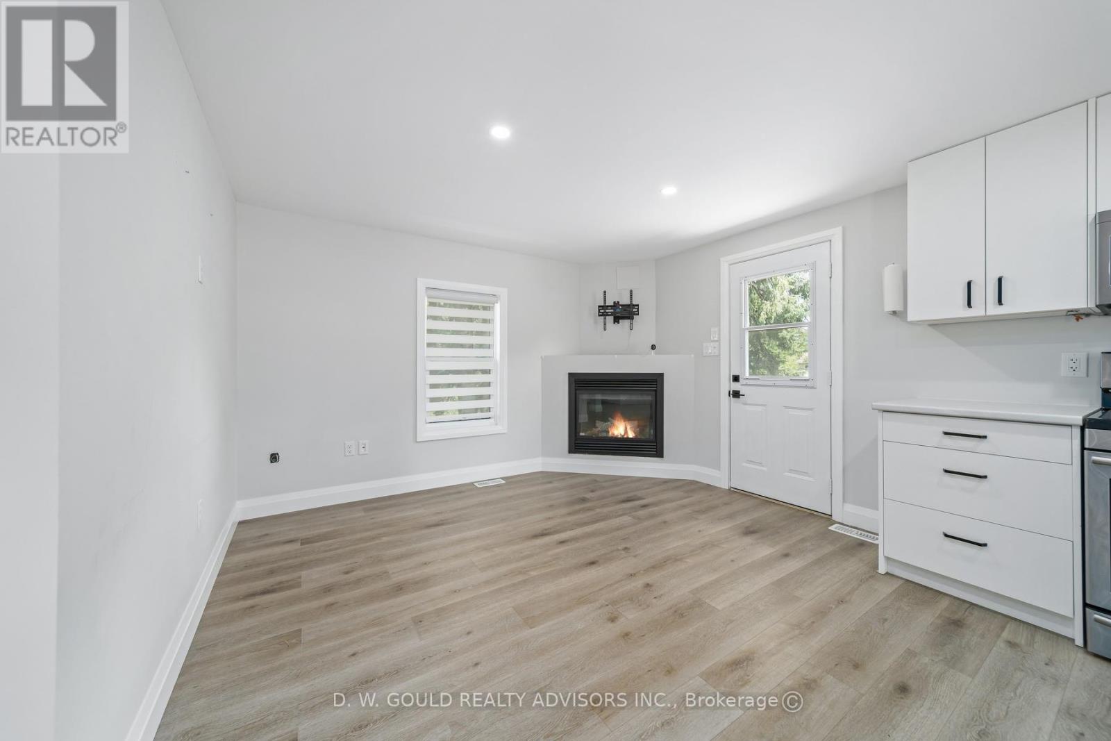 330 William Street Property Photo 16