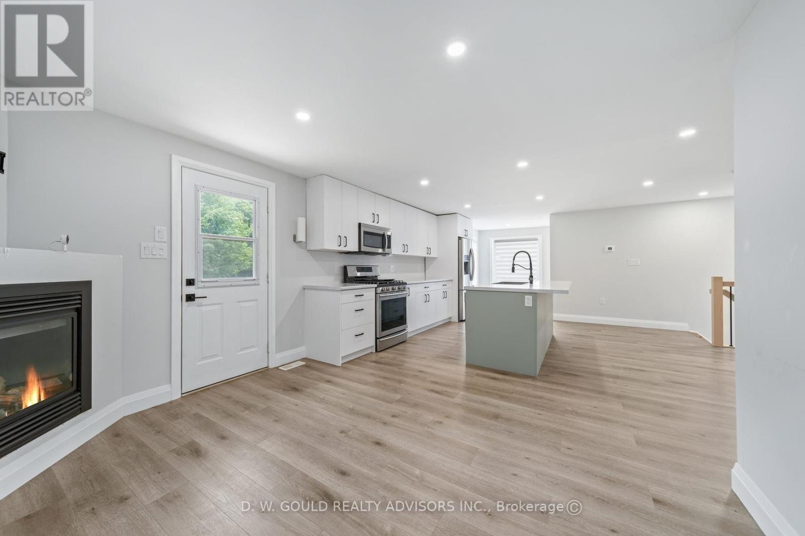 330 William Street Property Photo 17
