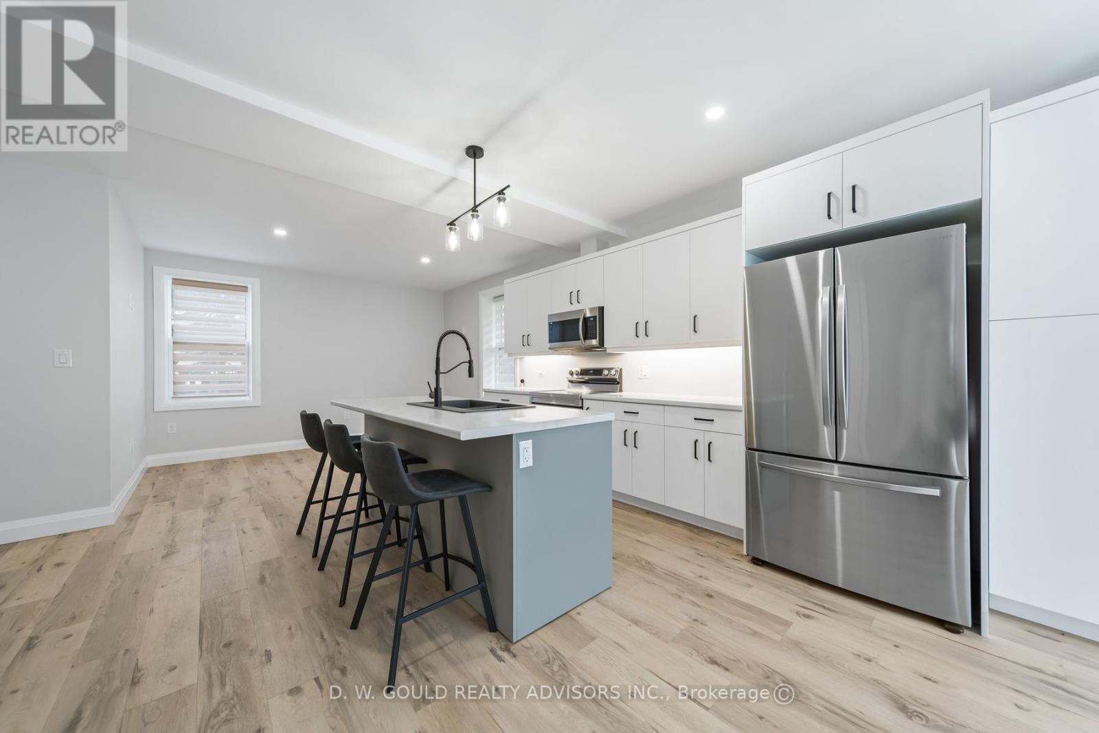 330 William Street Property Photo 28