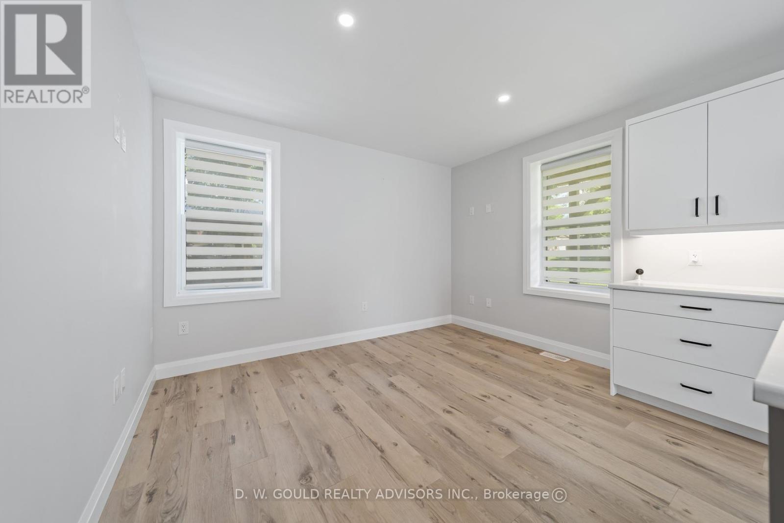 330 William Street Property Photo 29