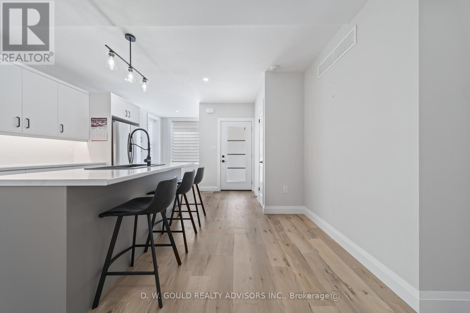 330 William Street Property Photo 35