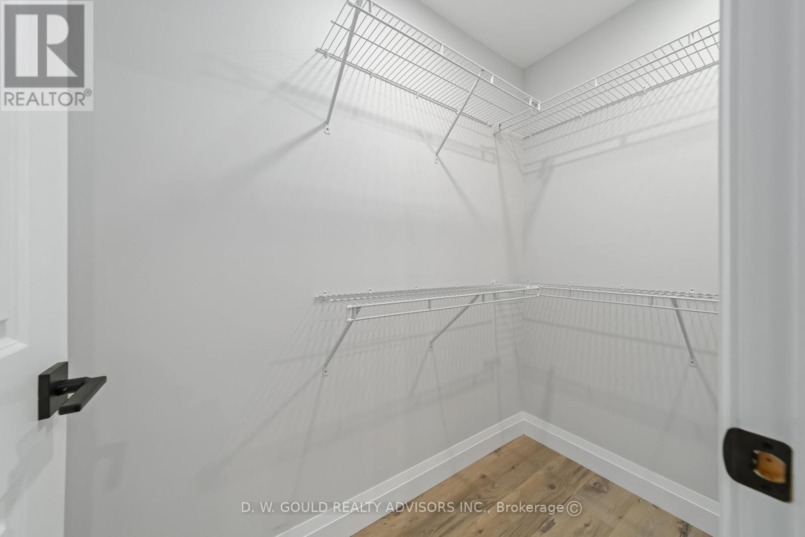 330 William Street Property Photo 40
