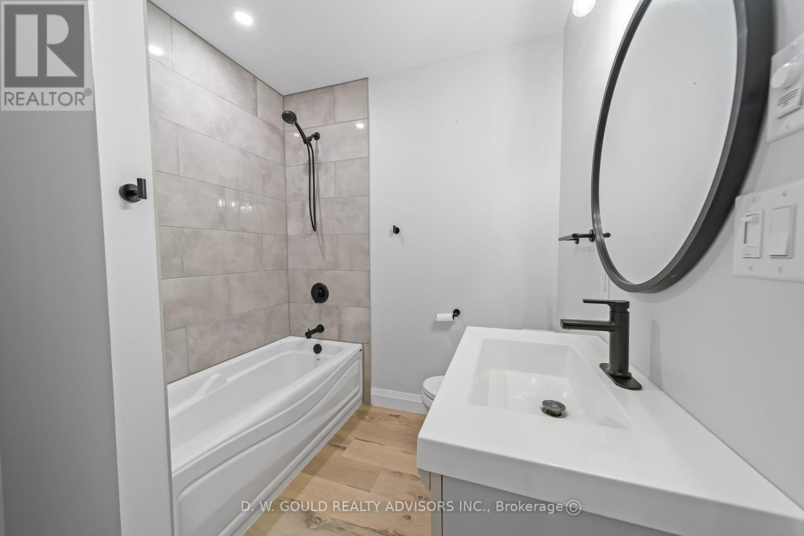 330 William Street Property Photo 42
