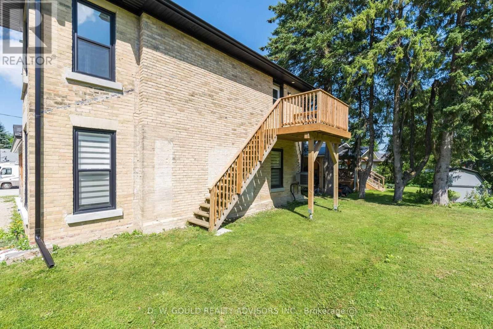 330 William Street Property Photo 45