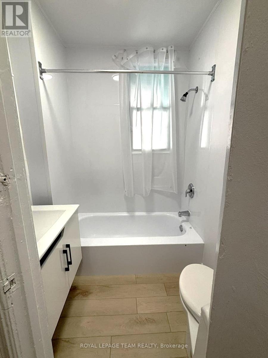 1 - 158 St Andrew Street Property Photo 7