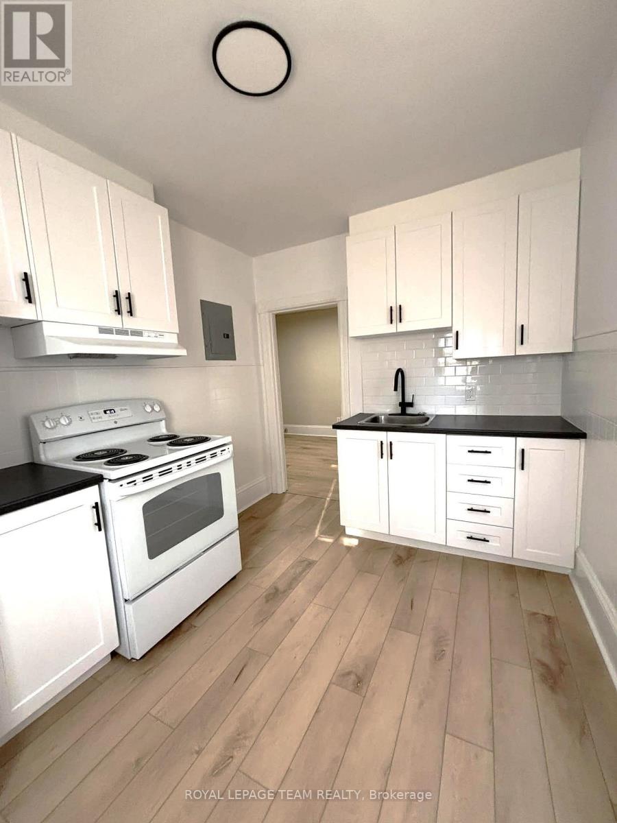 1 - 158 St Andrew Street Property Photo 11