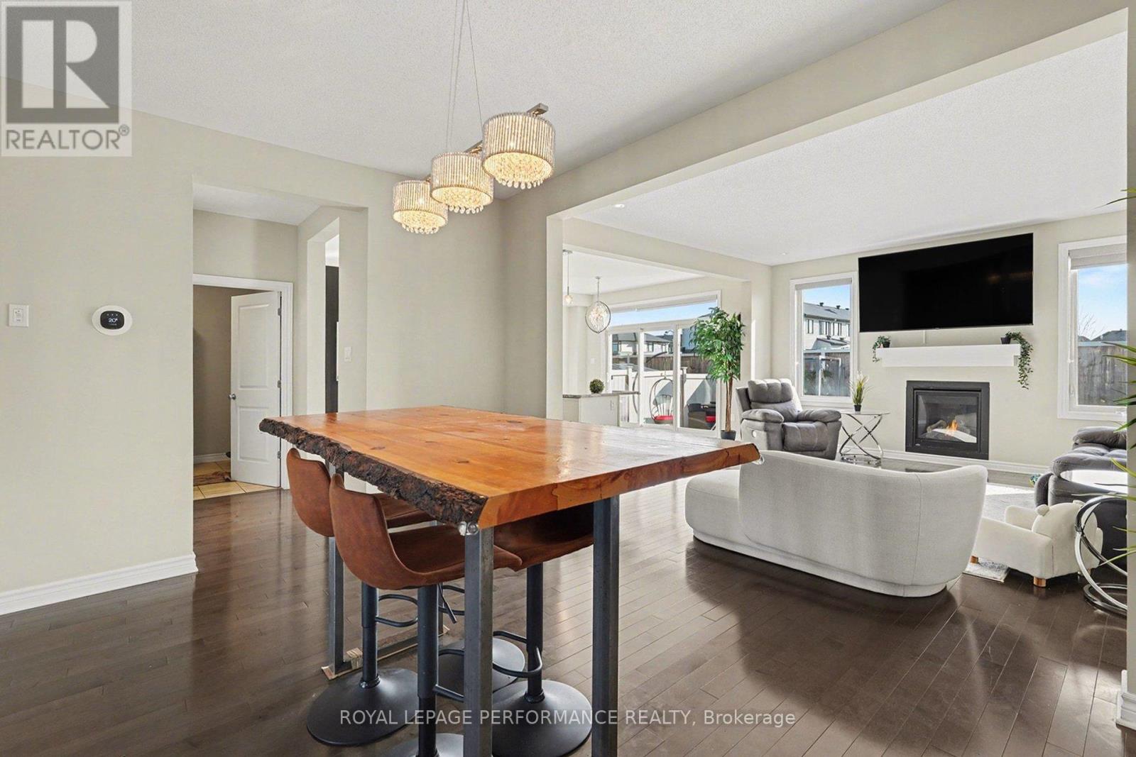 504 Yellow Birch Street Property Photo 13