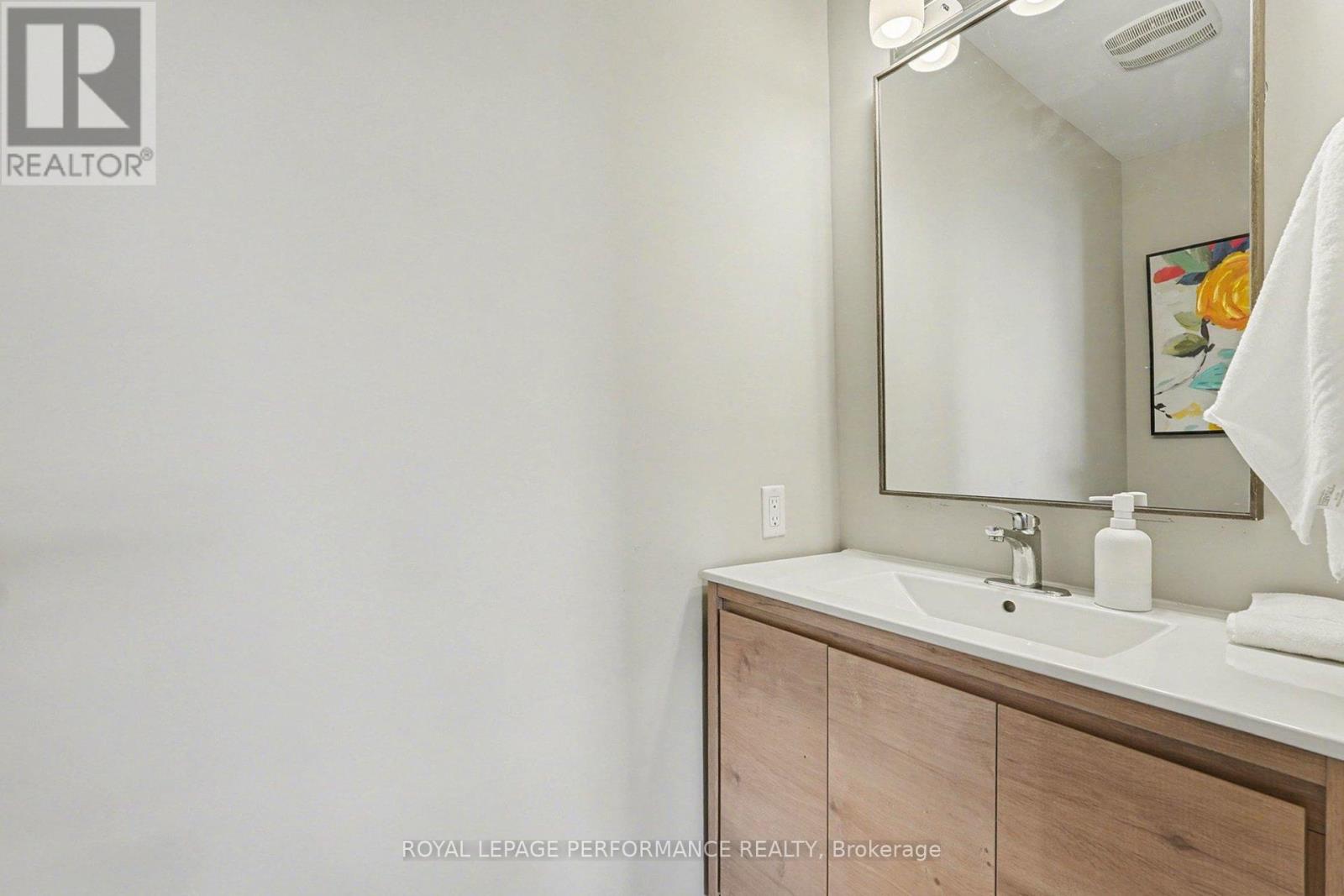 504 Yellow Birch Street Property Photo 14