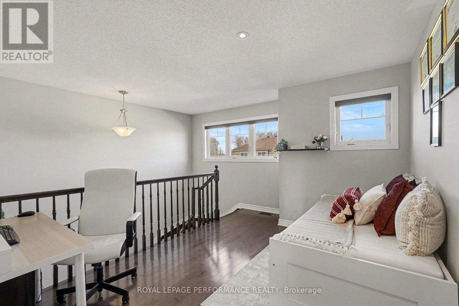 504 Yellow Birch Street Property Photo 16