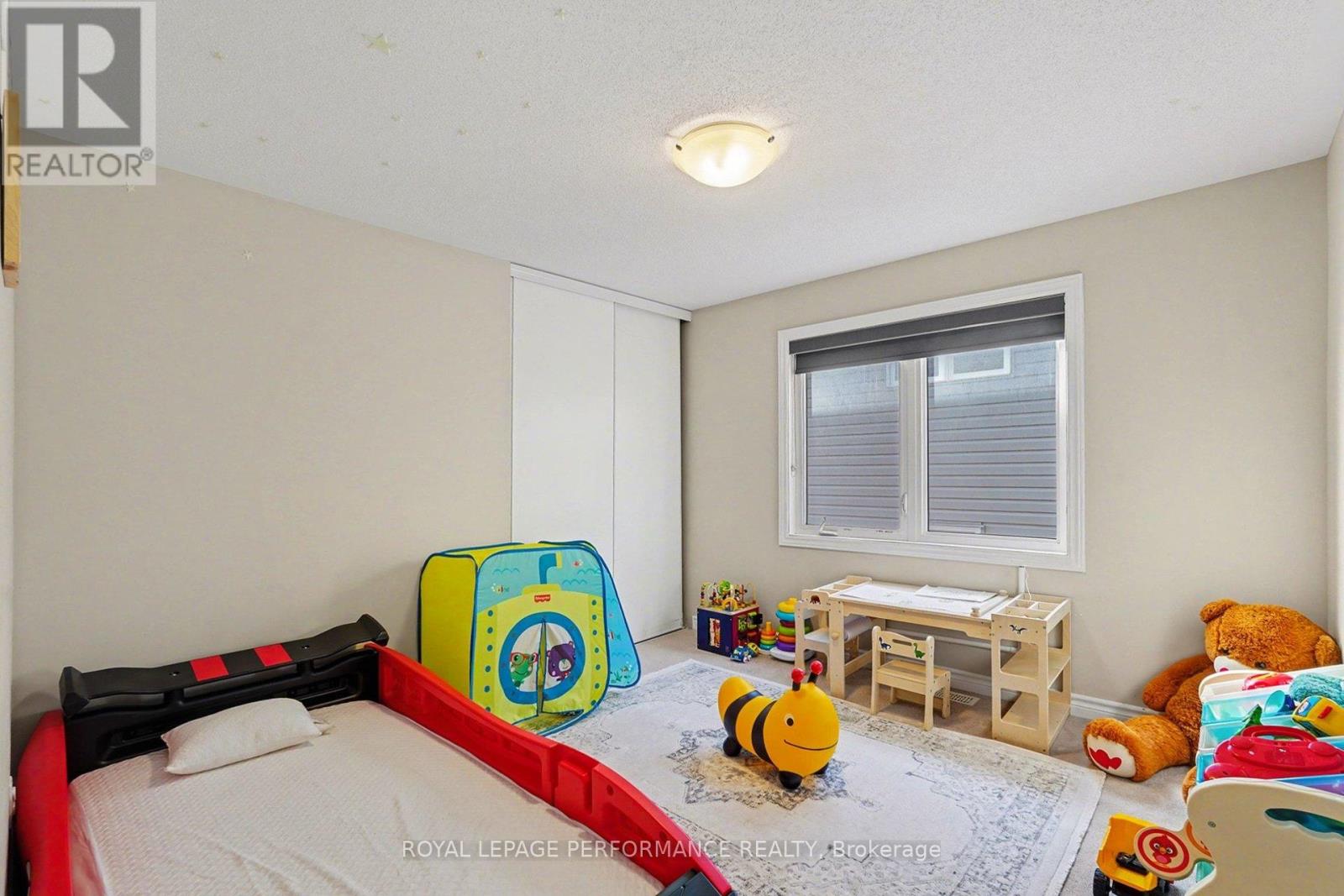 504 Yellow Birch Street Property Photo 24