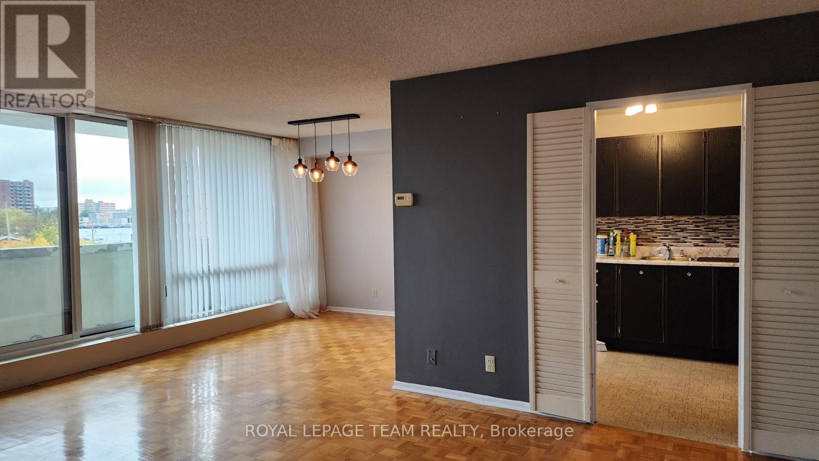 404 - 2625 Regina Street Property Photo 5