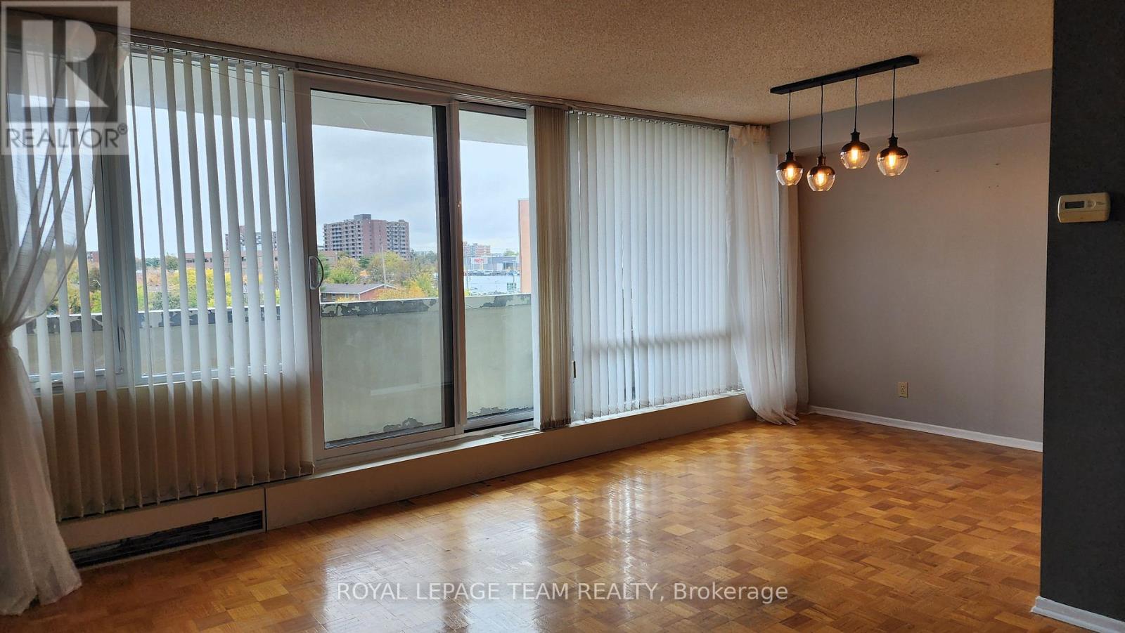 404 - 2625 Regina Street Property Photo 6