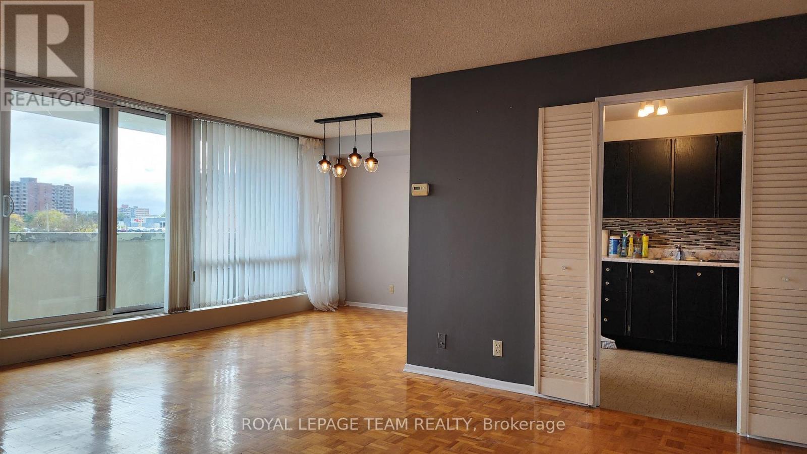 404 - 2625 Regina Street Property Photo 25