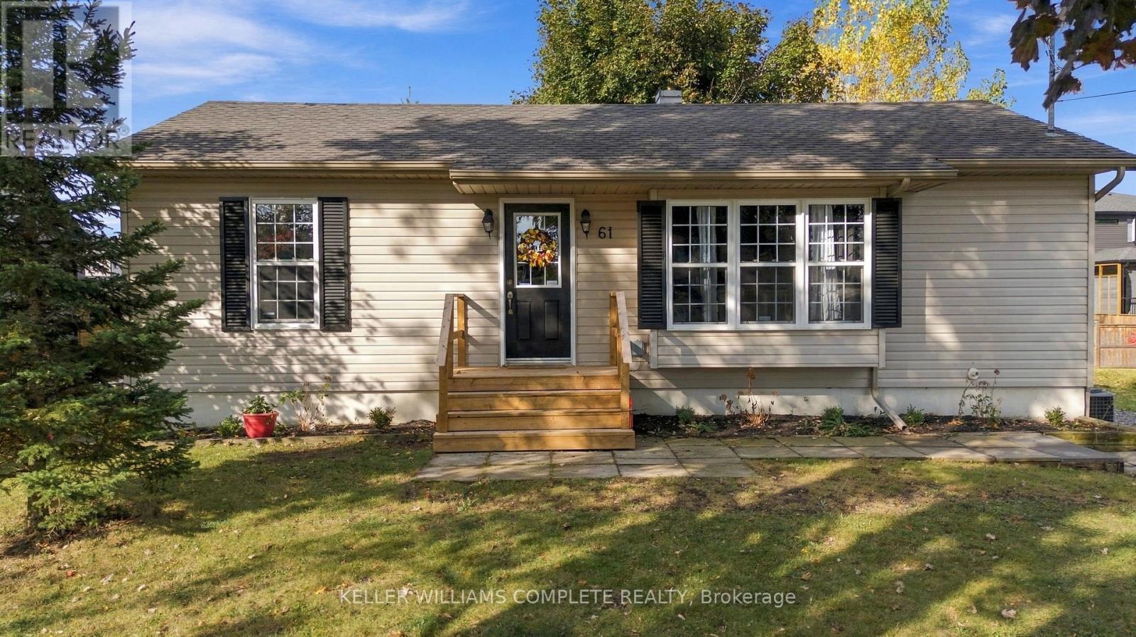 61 Prospect Point Road N Property Photo 3