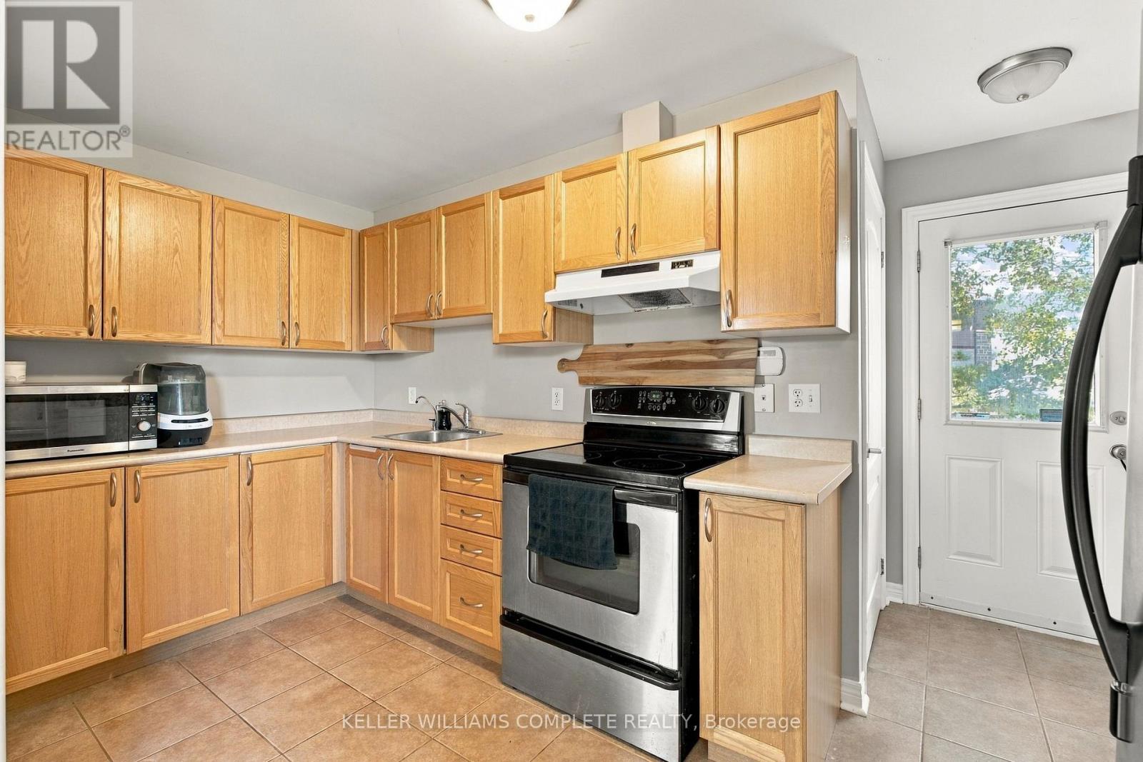 61 Prospect Point Road N Property Photo 11