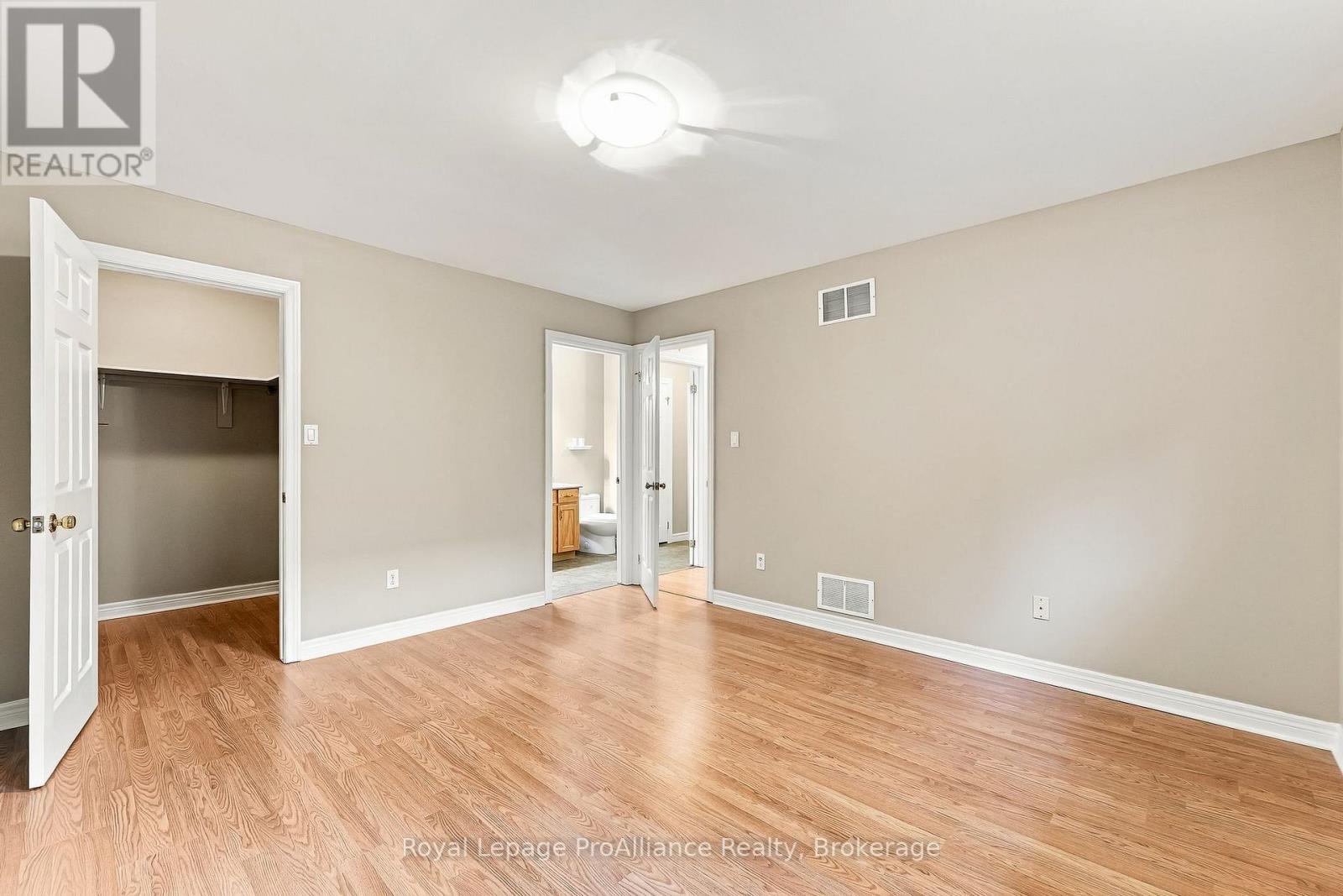 14 George Street Property Photo 22