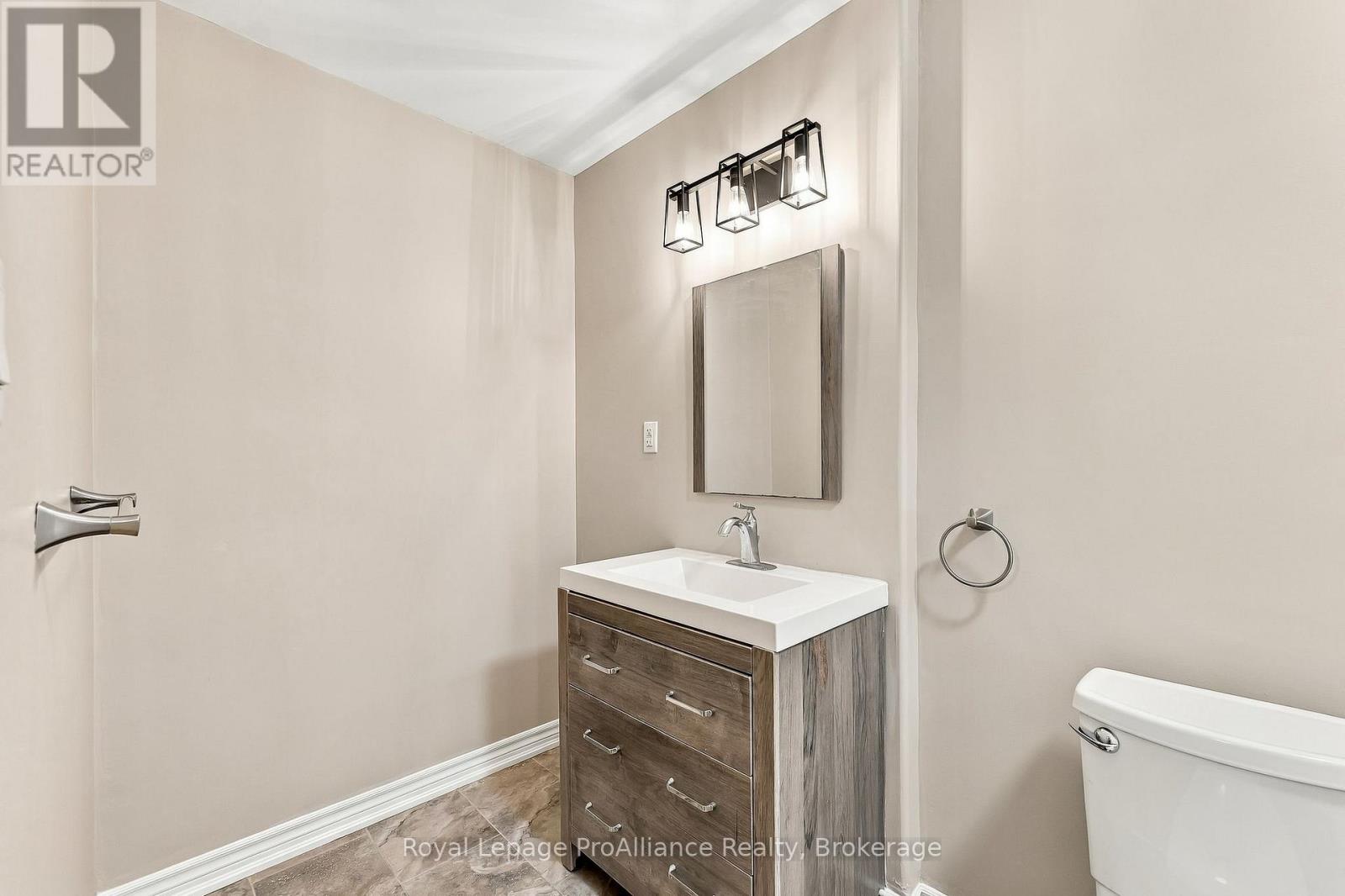 14 George Street Property Photo 24