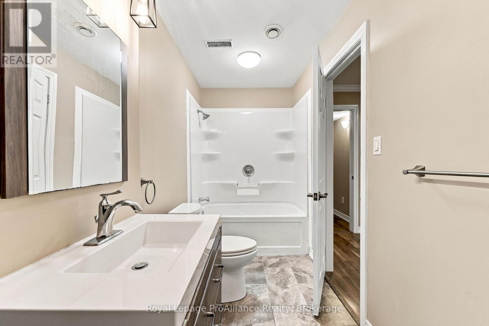 14 George Street Property Photo 25