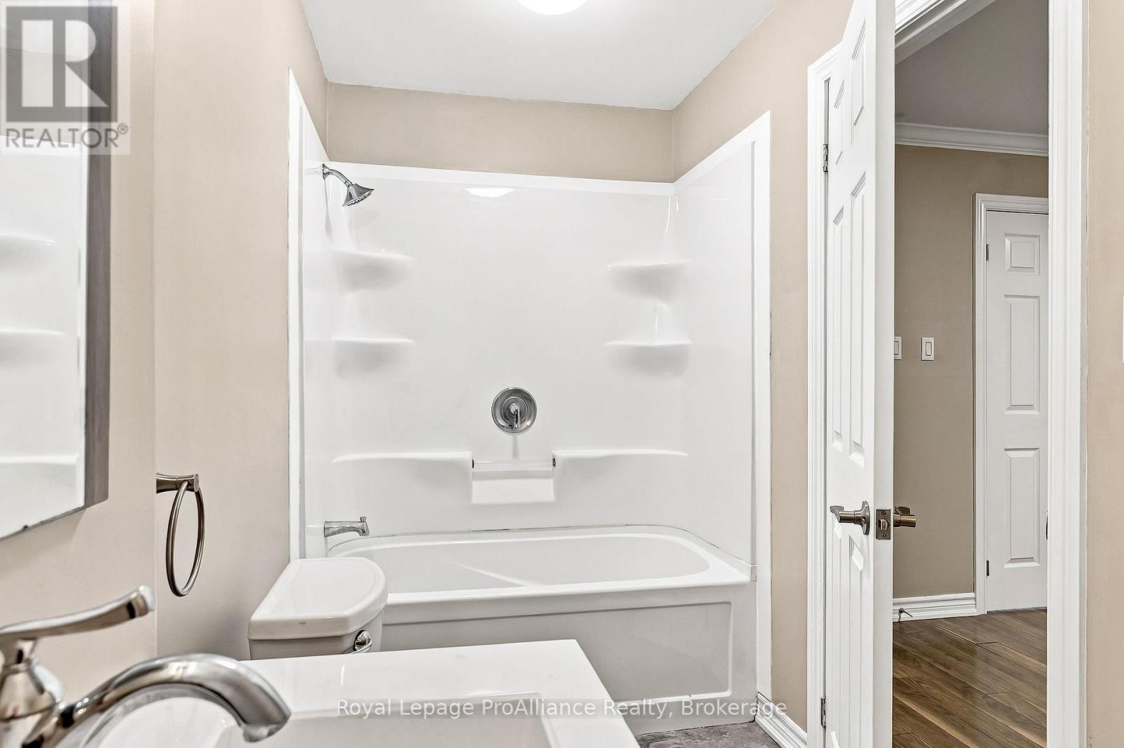 14 George Street Property Photo 26