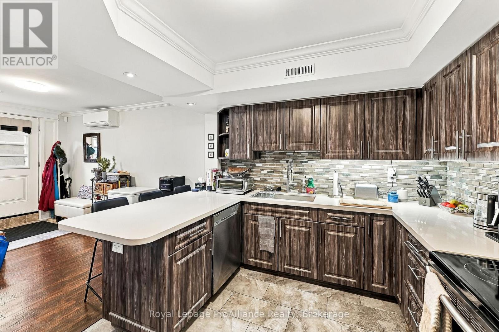 14 George Street Property Photo 31