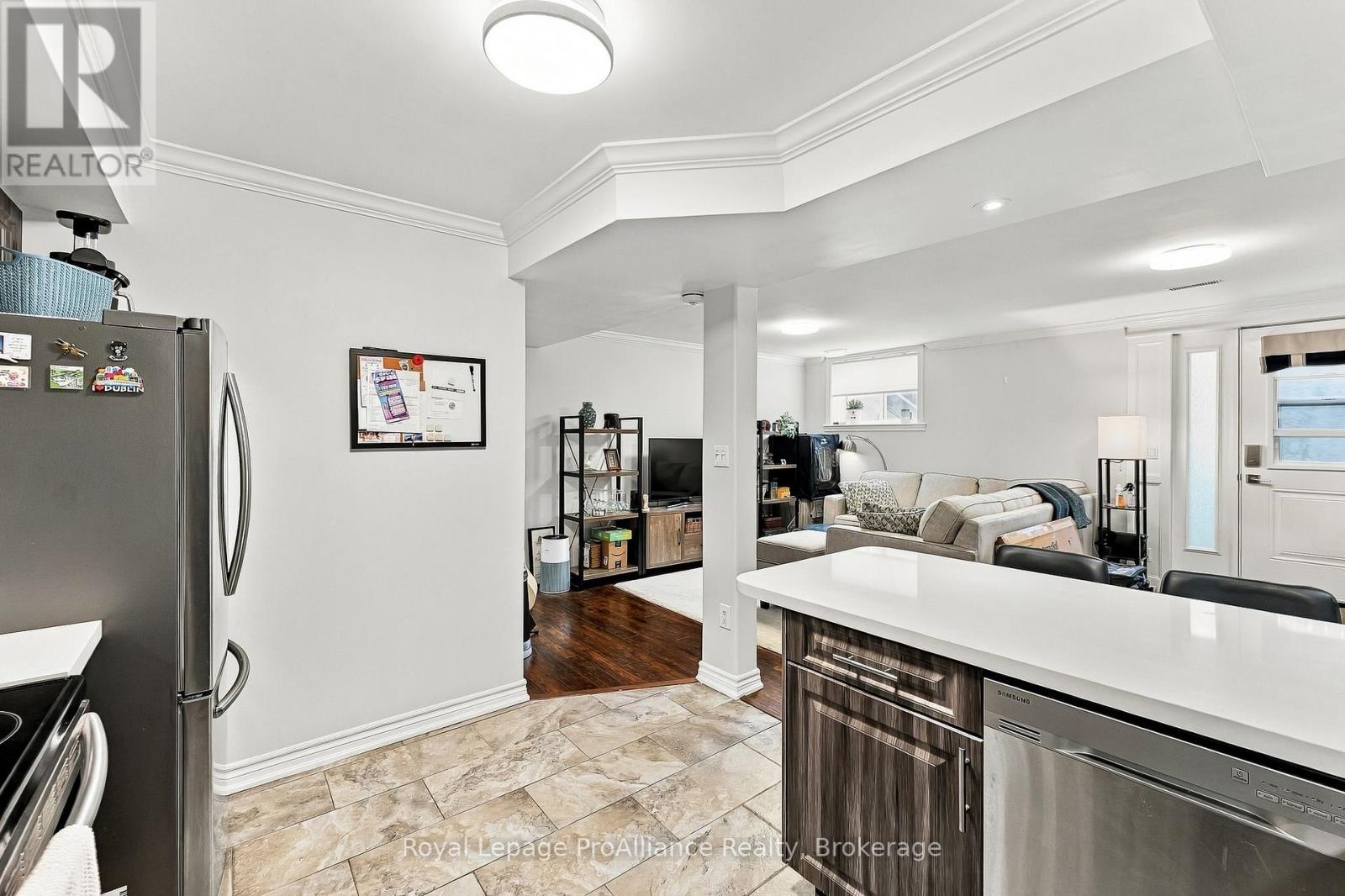 14 George Street Property Photo 38