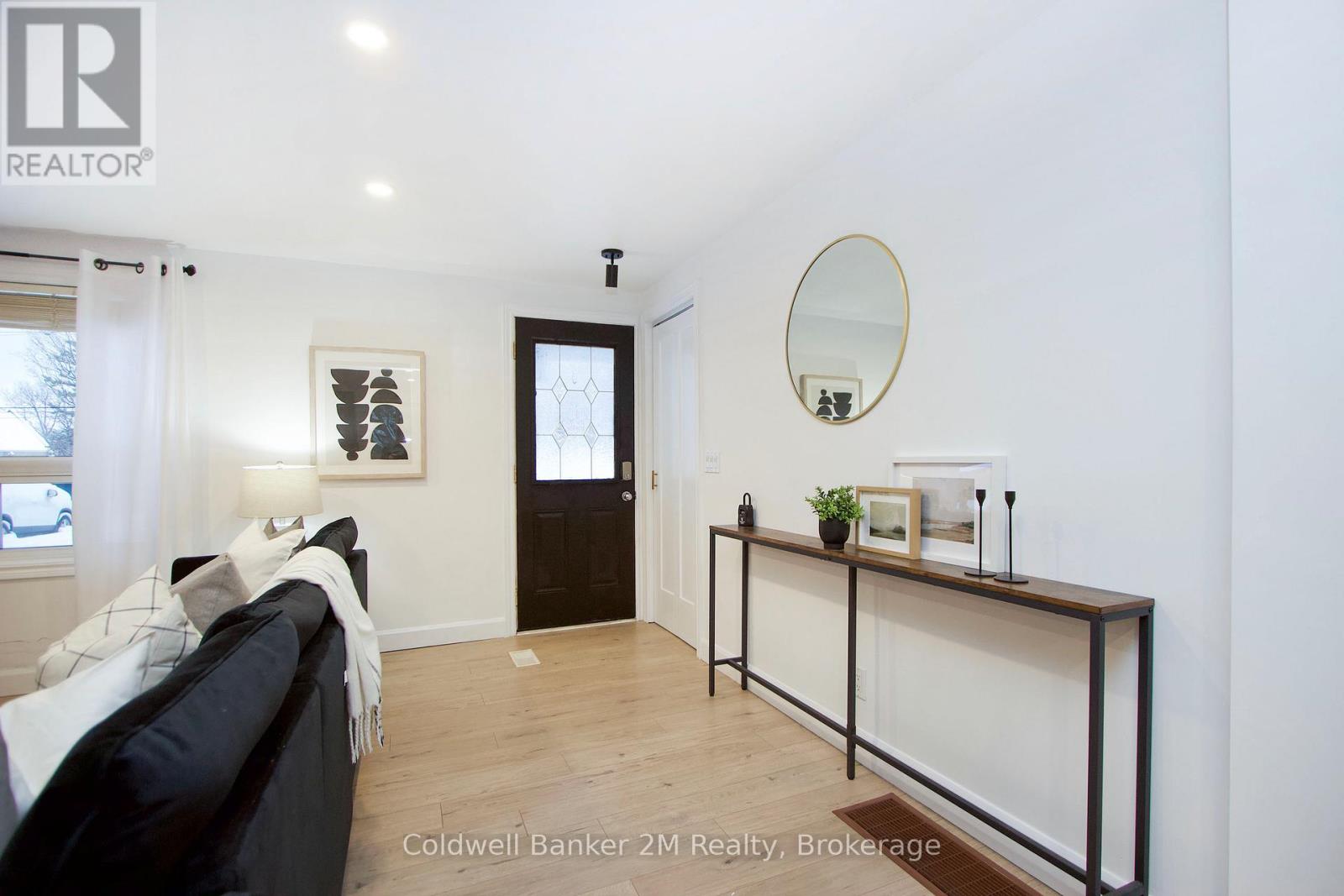 812 Burnham Street Property Photo 4