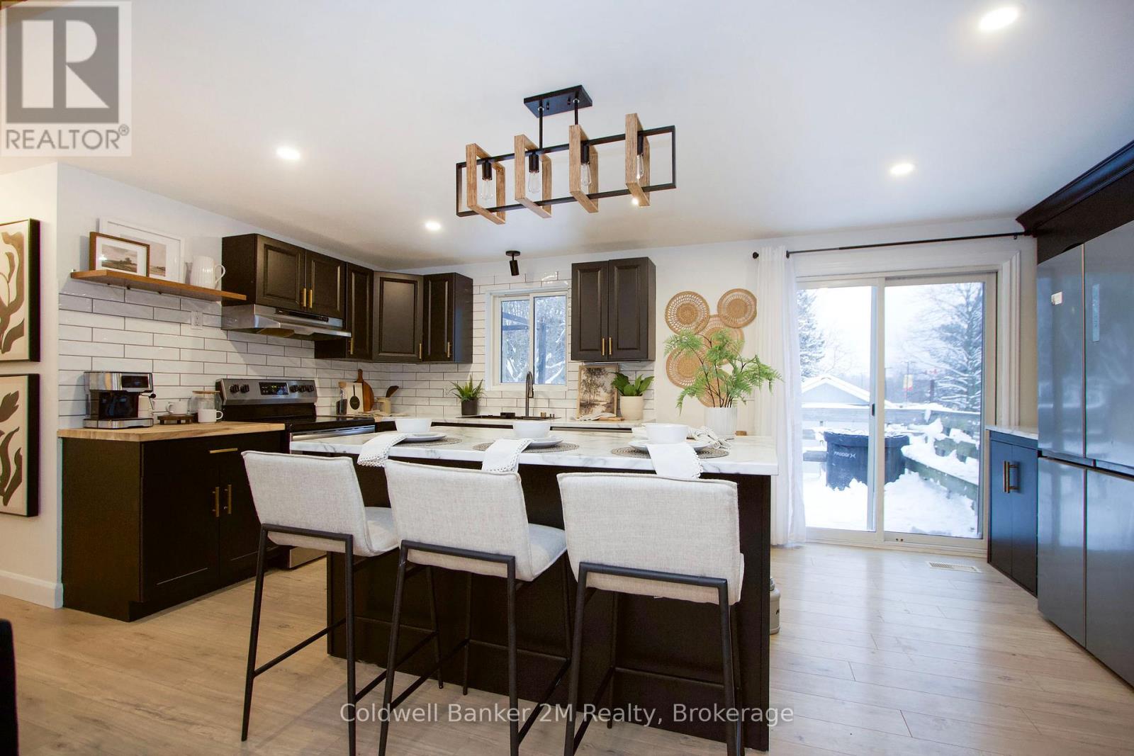 812 Burnham Street Property Photo 12