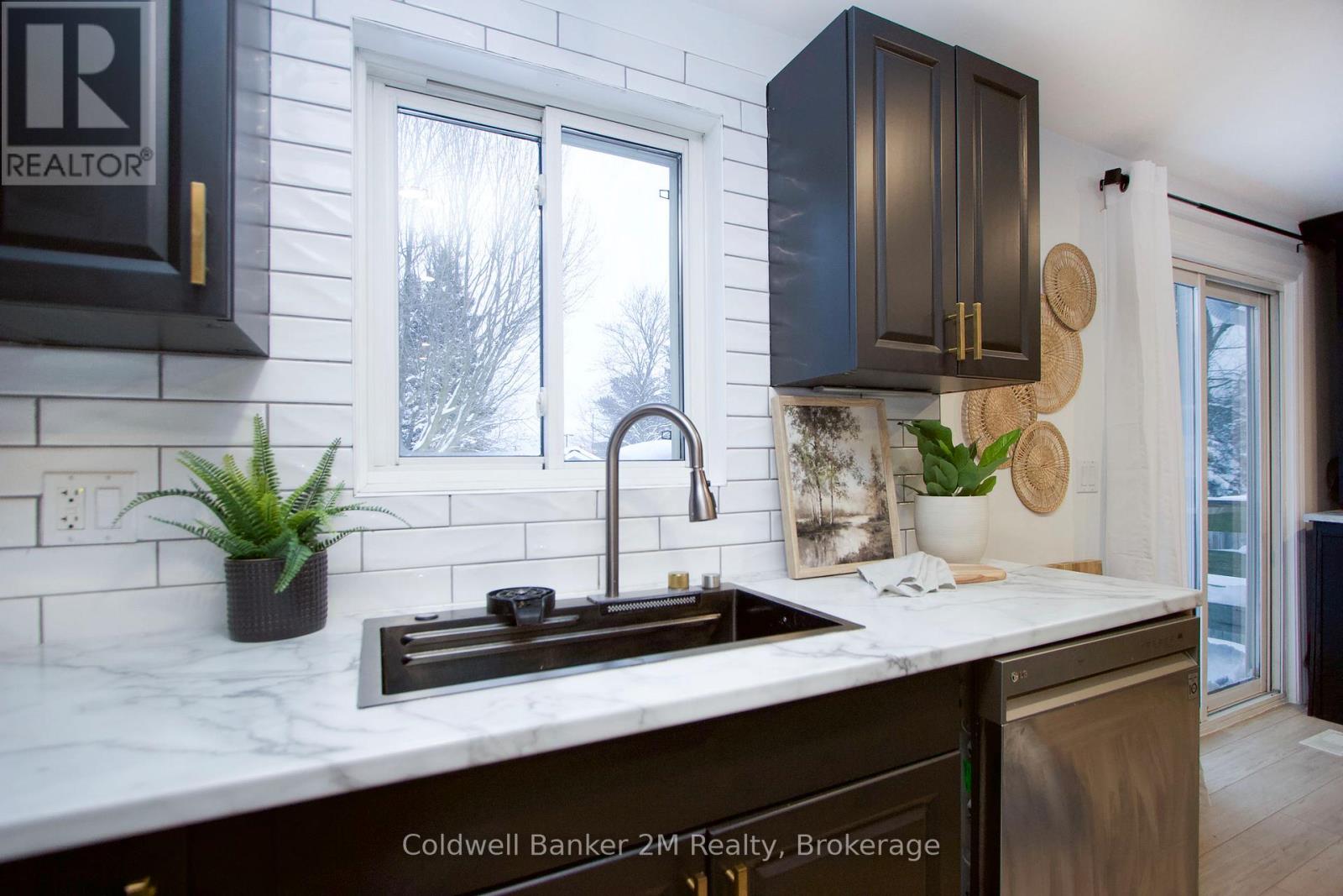 812 Burnham Street Property Photo 14
