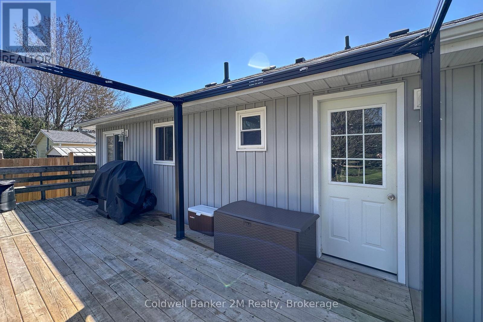 812 Burnham Street Property Photo 39