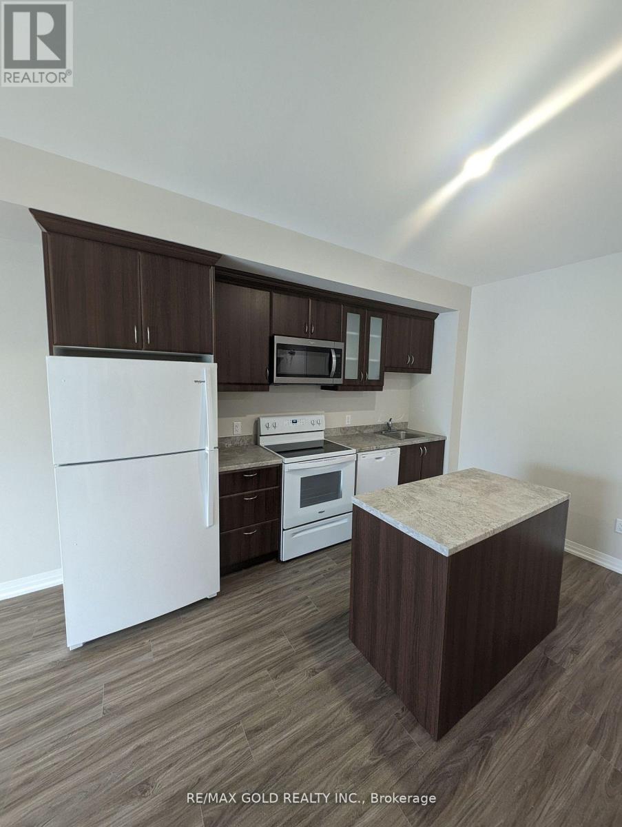 105 - 50 Herrick Avenue Property Photo 3