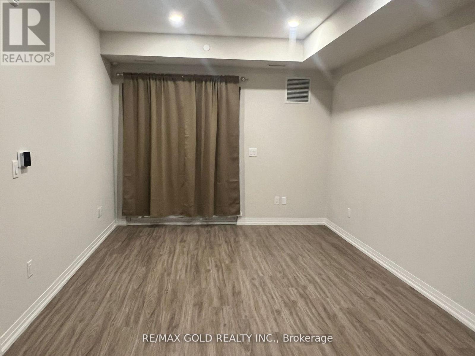 105 - 50 Herrick Avenue Property Photo 14
