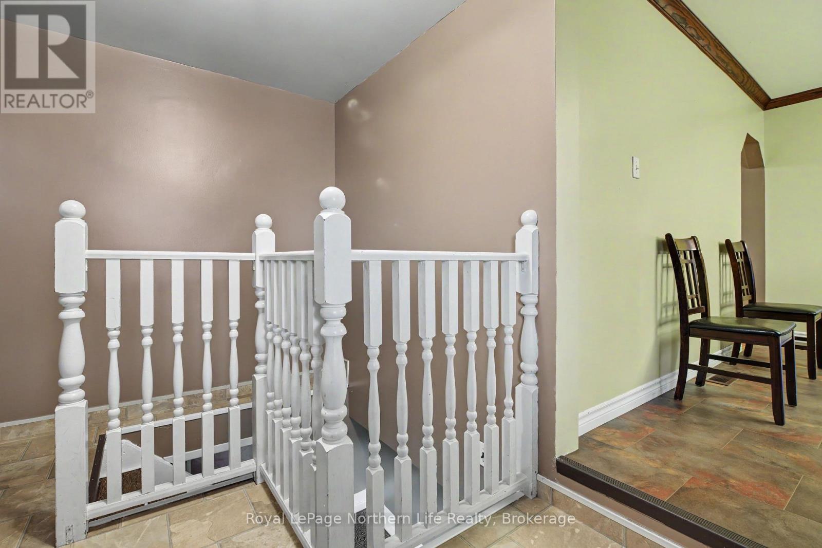 483 Aberdeen Avenue Property Photo 6