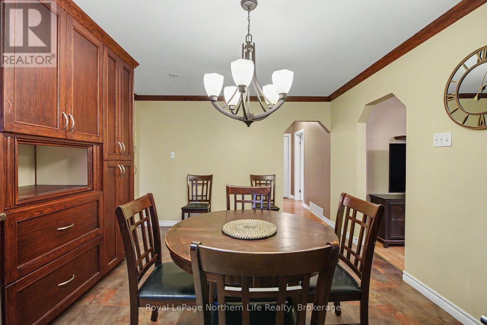 483 Aberdeen Avenue Property Photo 11