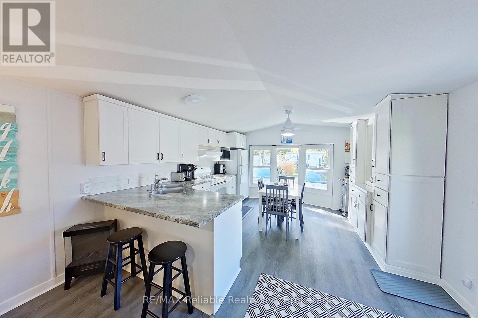 66 Leisure Way Property Photo 14