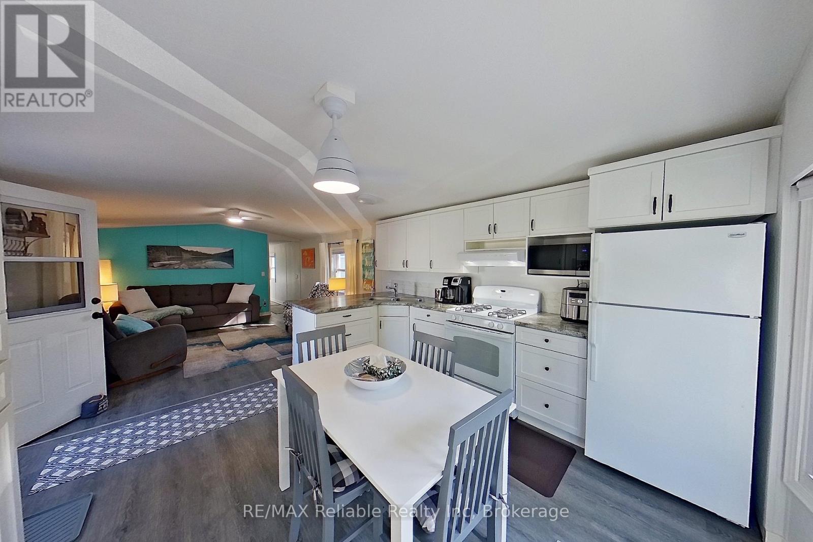 66 Leisure Way Property Photo 16